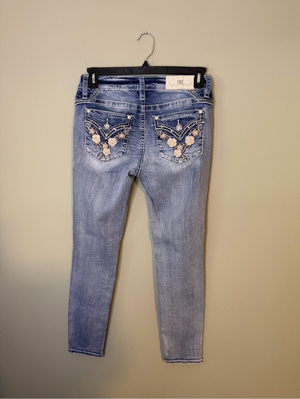 Gorgeous Miss Me Mid-Rise Skinny Jeans Floral Embellished Pockets 29” Inseam